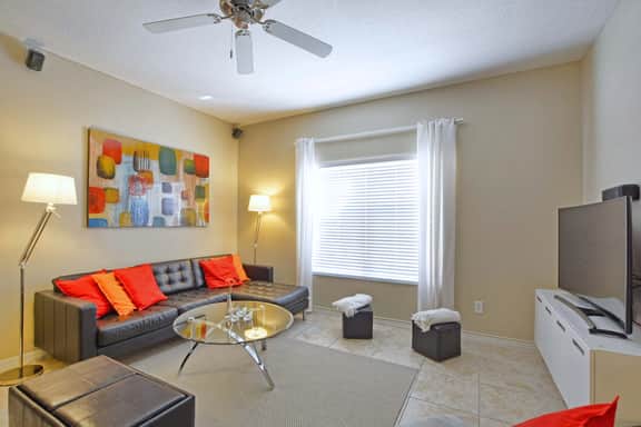 3035PP 8956 Coco Palm Road - Image 4
