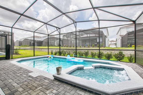 4403WI 1816 Summer Drive - Image 1